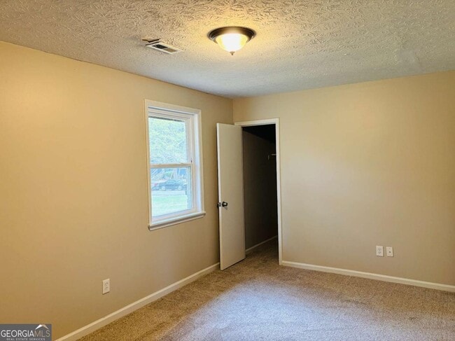 Building Photo - 42 Westgate Park Ln