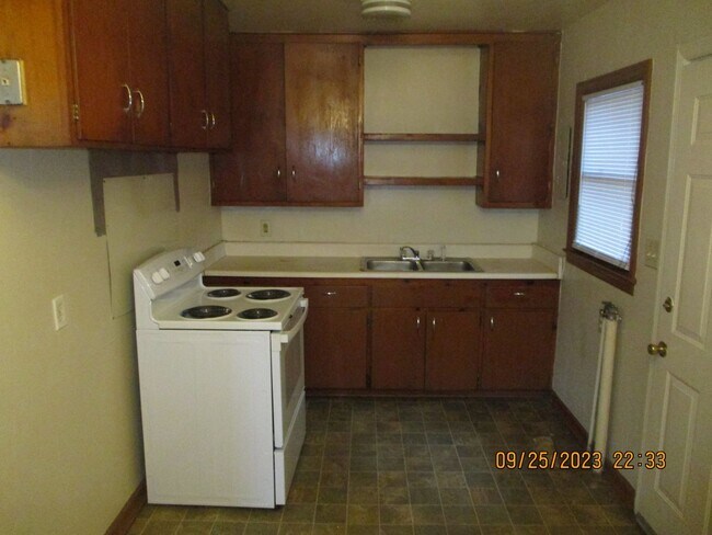 Building Photo - 1813 W Gordon Ave