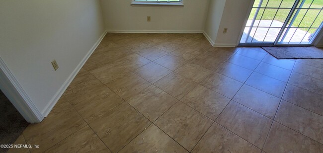 Building Photo - 2428 Cedar Trace Dr E