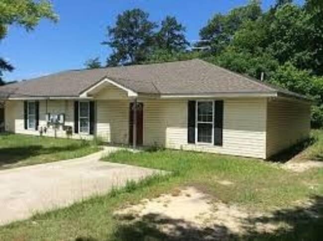 Primary Photo - Charming 3BR Duplex in Columbus