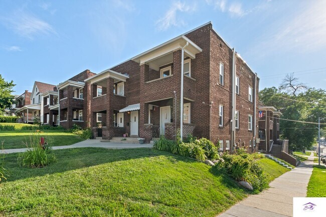 Building Photo - 600 S 31st Ave