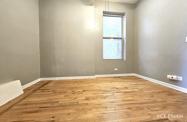 Building Photo - 1411 W Ohio St