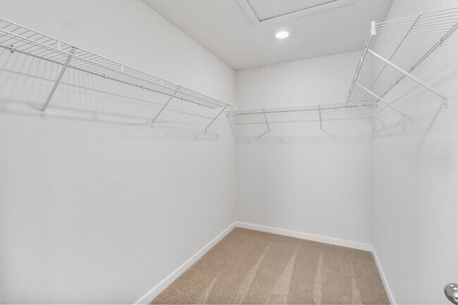 Building Photo - Beautiful 4/3 w/ Loft Energy Efficient Hom...