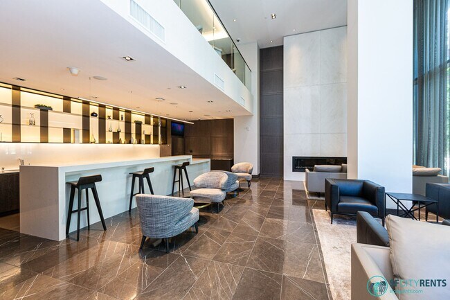 Building Photo - Rincon Hill: Bright & Spacious Condo w/ A/...