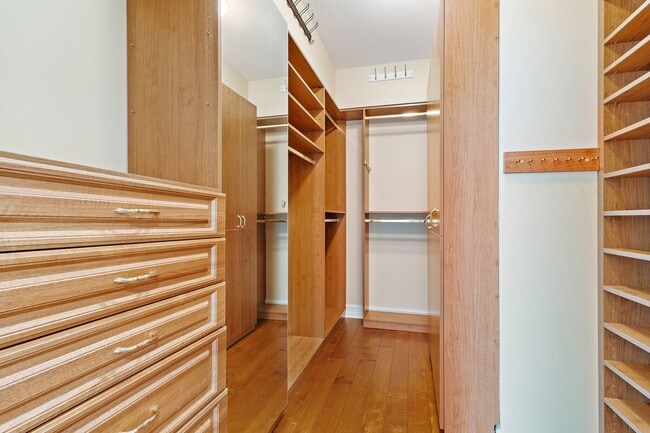 Building Photo - 3620 Gardens Pkwy