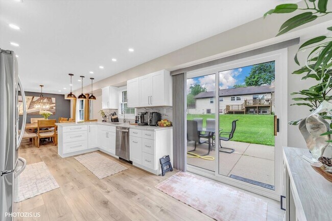 Building Photo - 1111 Plum Grove Cir