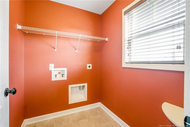 Building Photo - 2828 Deepwater Ct