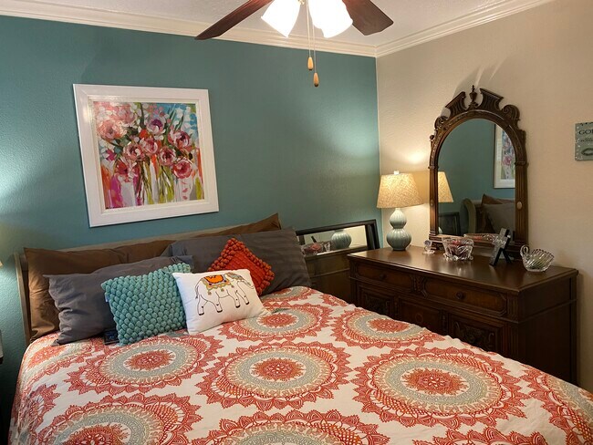 3rd Bedroom - 1320 Woodvine Dr