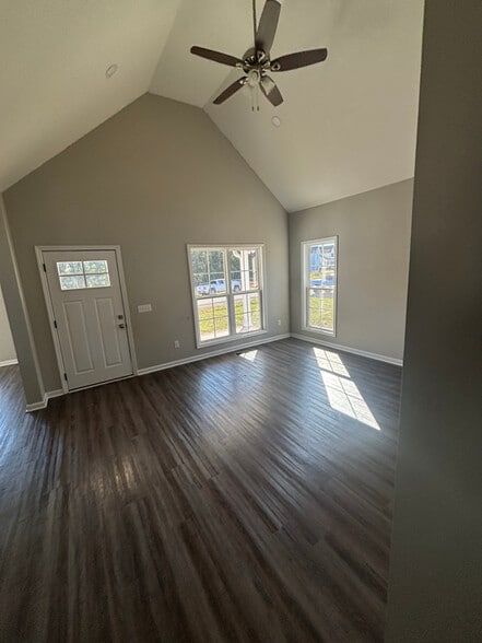 Building Photo - 221 Cherokee Dr
