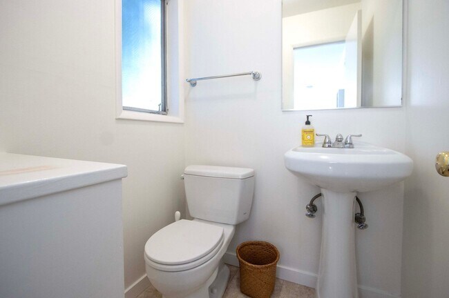 Building Photo - Perfect Family Home in Flats of Kentfield ...