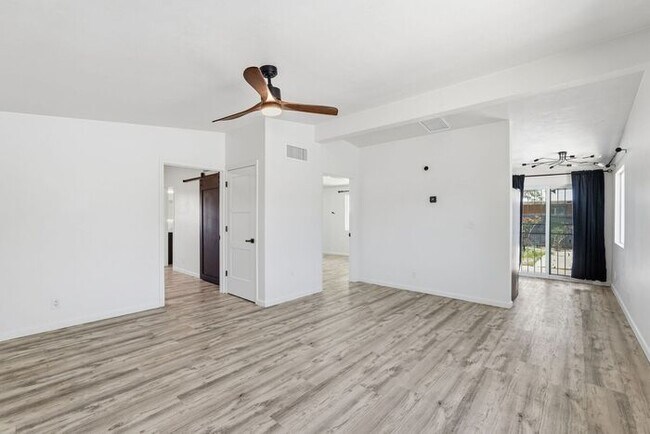 Building Photo - Bright & Airy 2-Bedroom Midtown Tucson Apartment Near TMC & The Loop