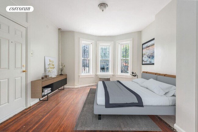 Building Photo - 54 Somers St