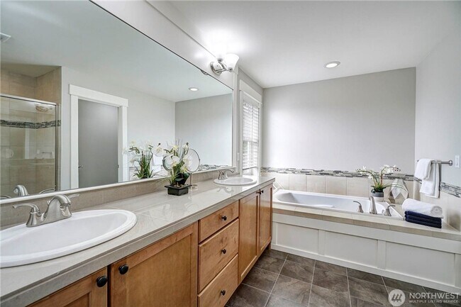 Building Photo - Stylish 5-Bed Home in Desirable Bothell ; ...
