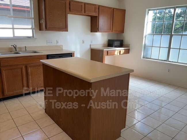 Building Photo - 6005 Avery Island Ave