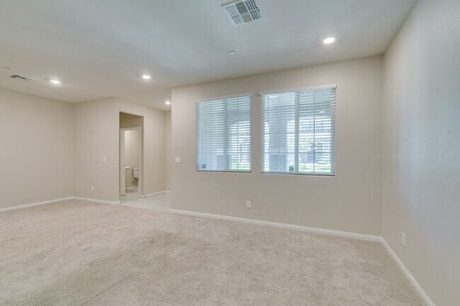 Building Photo - Bright & Spacious 3-Bedroom Home in Inspirada