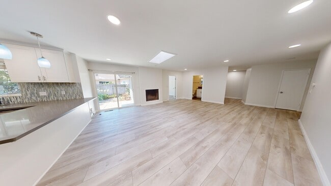 Building Photo - 5165 Remington Rd