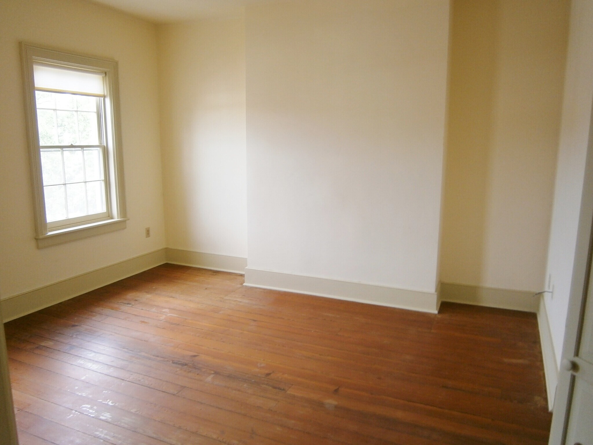 Building Photo - 107 W Taylor St