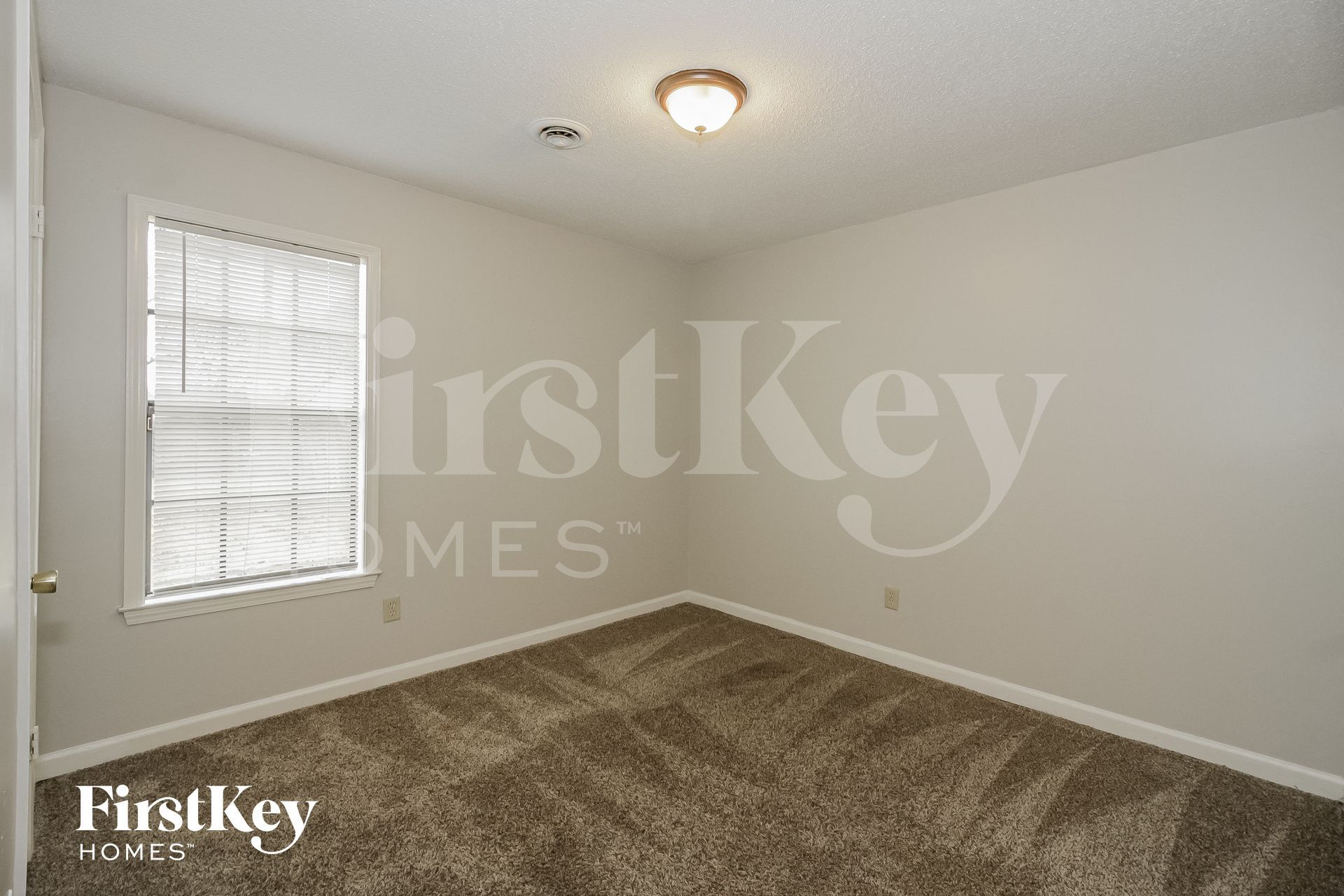 Building Photo - 6861 Valley Park Dr