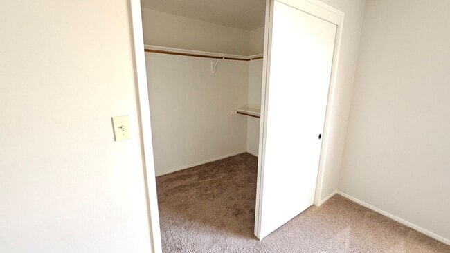 Building Photo - Irene Gem - 3bd & 2bth - SEWER & NATURAL GAS HOME!
