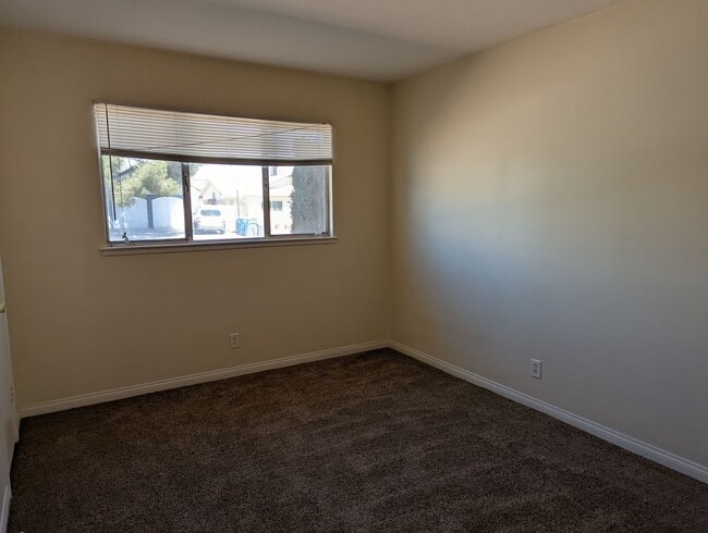 Building Photo - 5429 Mountain View Dr