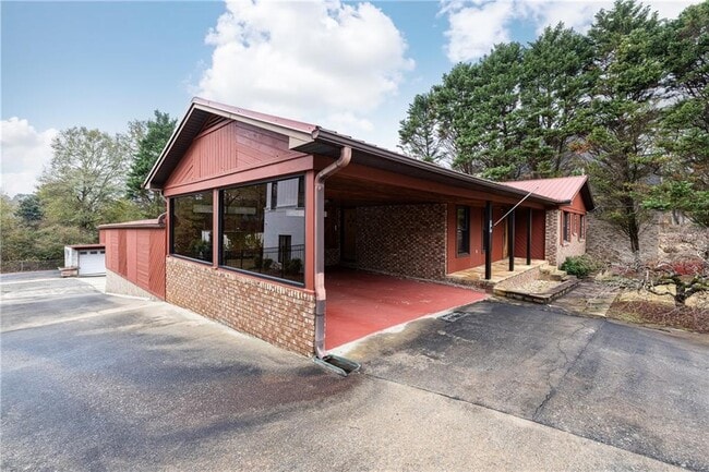 Building Photo - 216 Thomas Cir