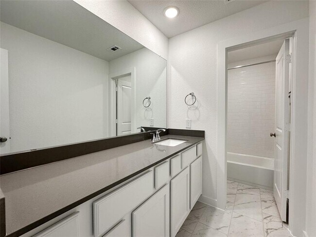 Building Photo - 541 Sand Branch Dr