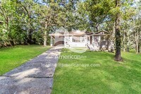 Building Photo - 2823 Shannon St