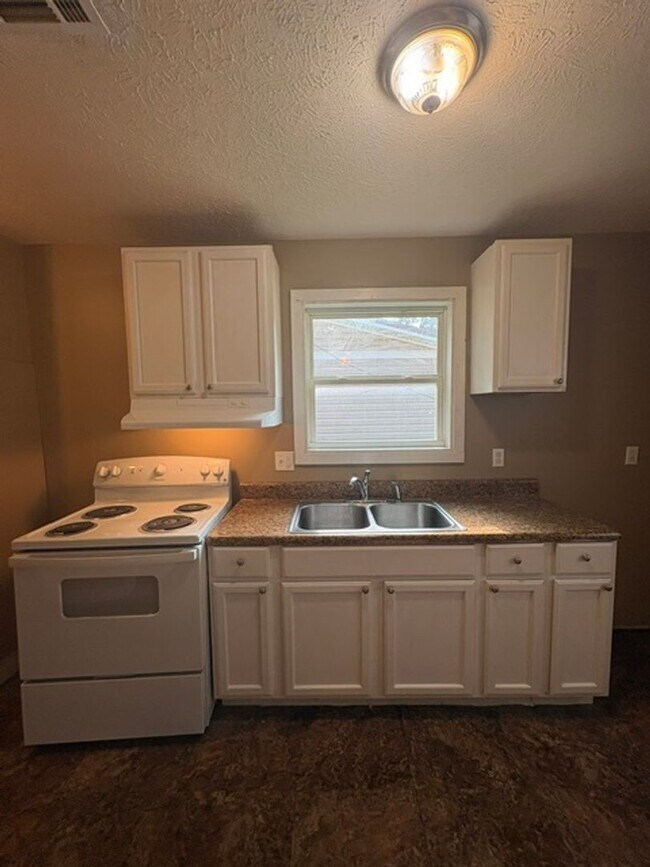 Building Photo - ED Drive - 108