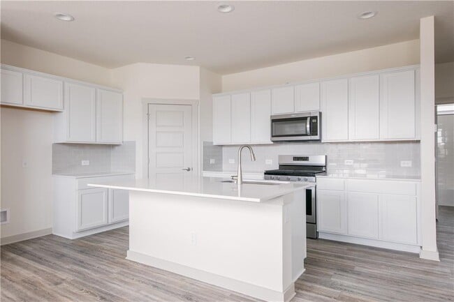 Building Photo - 101 Parryi Cove