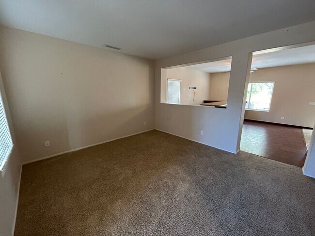 Building Photo - 26066 W Yukon Dr