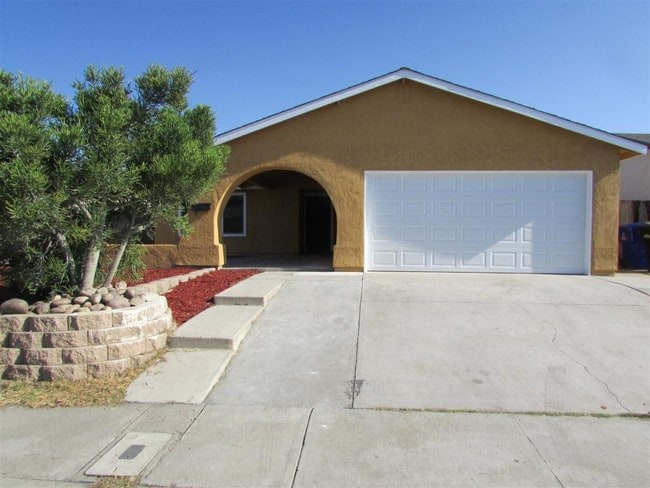 Primary Photo - 8050 Columbus St