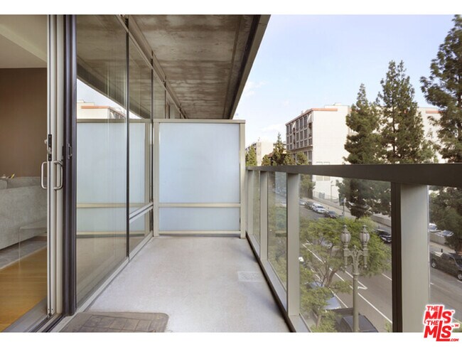 Building Photo - 1155 S Grand Ave