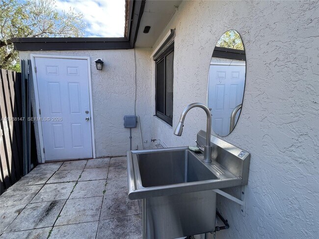 Building Photo - 4830 SW 152nd Pl