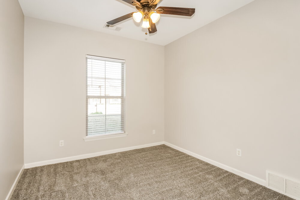 Building Photo - 45 Green Hills Dr