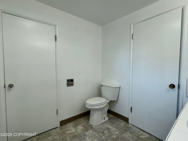 Building Photo - 237 Denali St