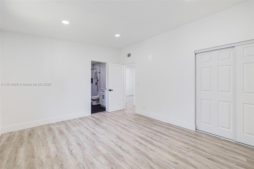 Building Photo - 3105 SW 16th St