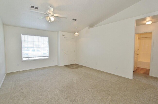 Building Photo - 3721 Pierre Ave