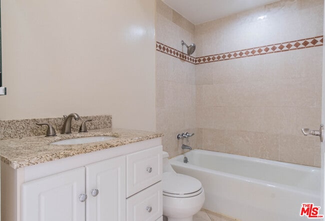 Building Photo - 480 N Robinwood Dr