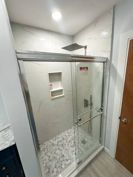 Building Photo - 99 School St