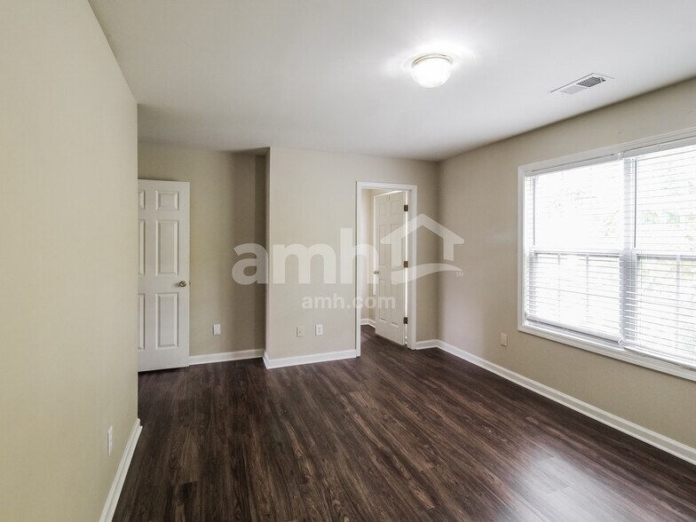 Building Photo - 962 Garden Meadows Cir