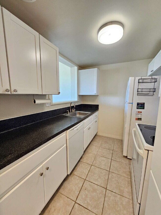 Building Photo - Satellite Beach Salt Life