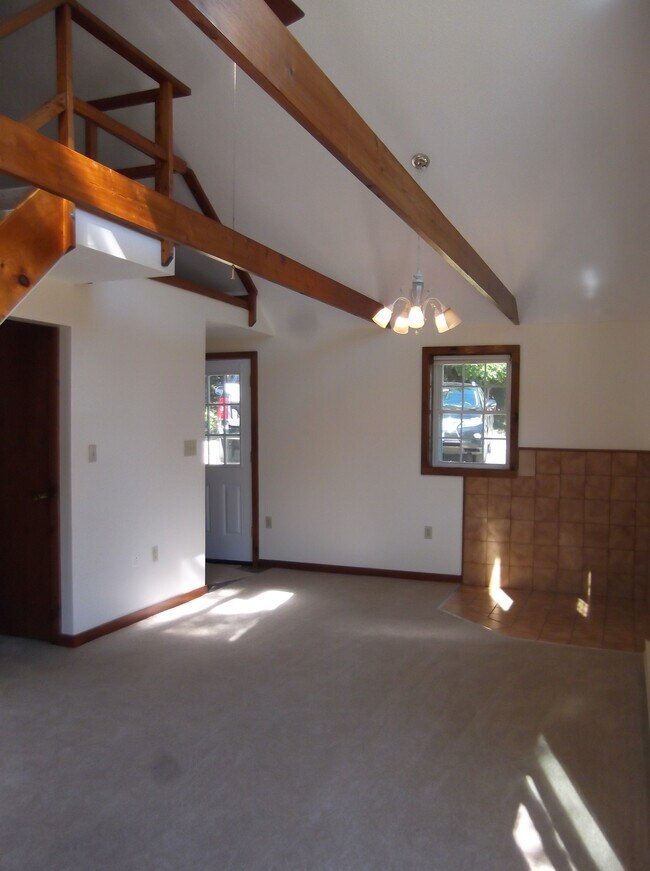 Building Photo - 80 Noyes Rd