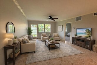 Building Photo - 136 NE 19th Ct