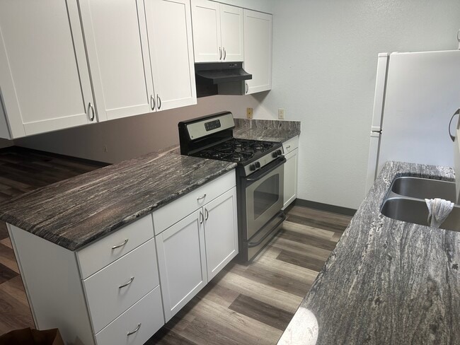 Kitchen - 801 w wilder ave