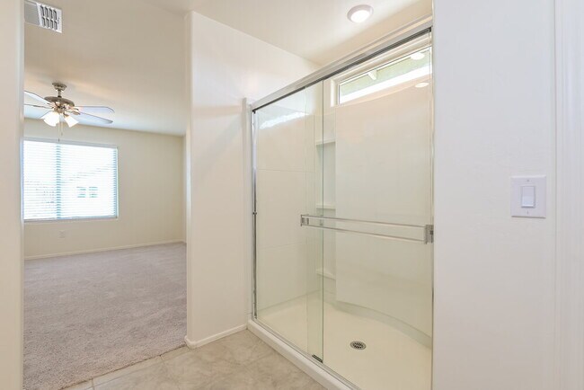 Building Photo - 11219 S Weismann Dr