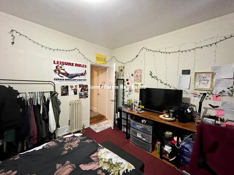 Building Photo - 15 Aberdeen St