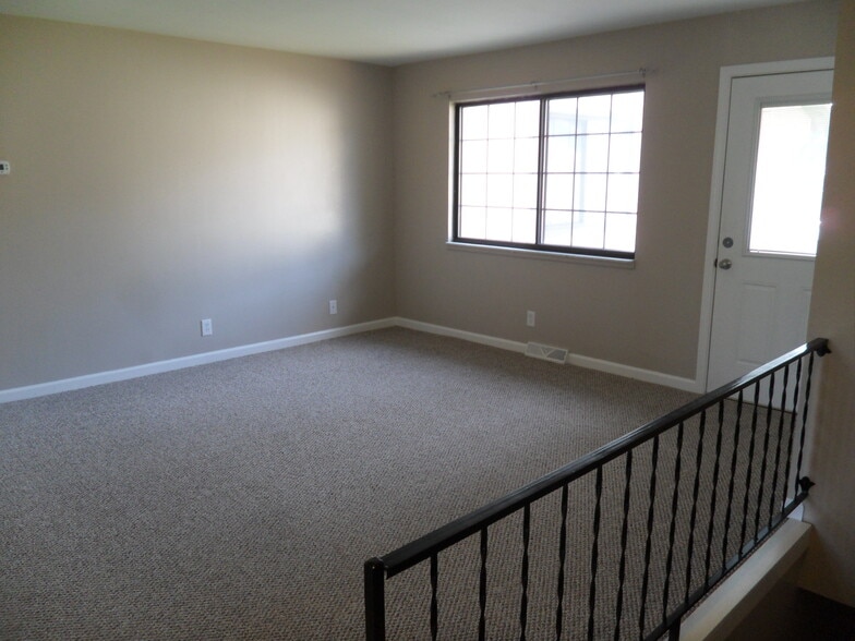 Building Photo - 5526 Humbert Rd