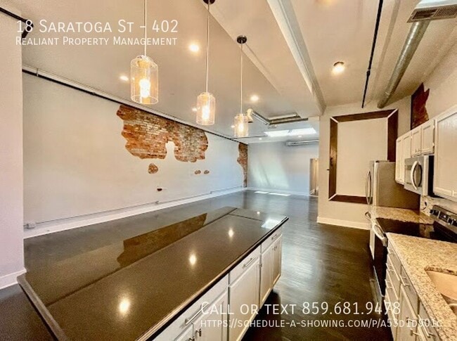 Building Photo - 18 Saratoga St