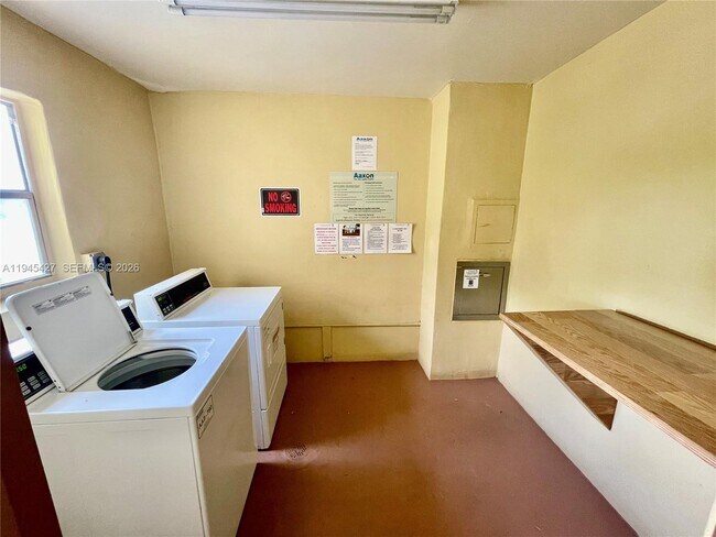 Building Photo - 6350 NW 62nd St