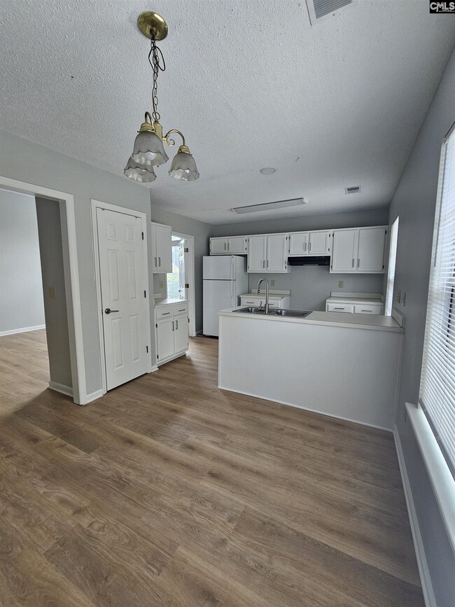 Building Photo - 400 Whitehurst Way